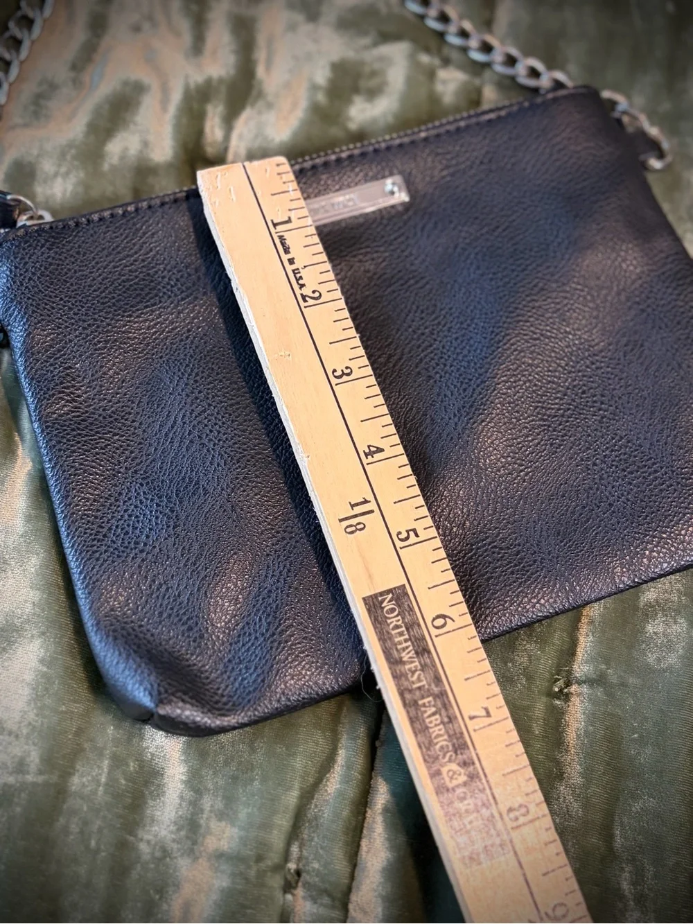 Nine West Black Pebbled Leather Chain Wristlet #1289